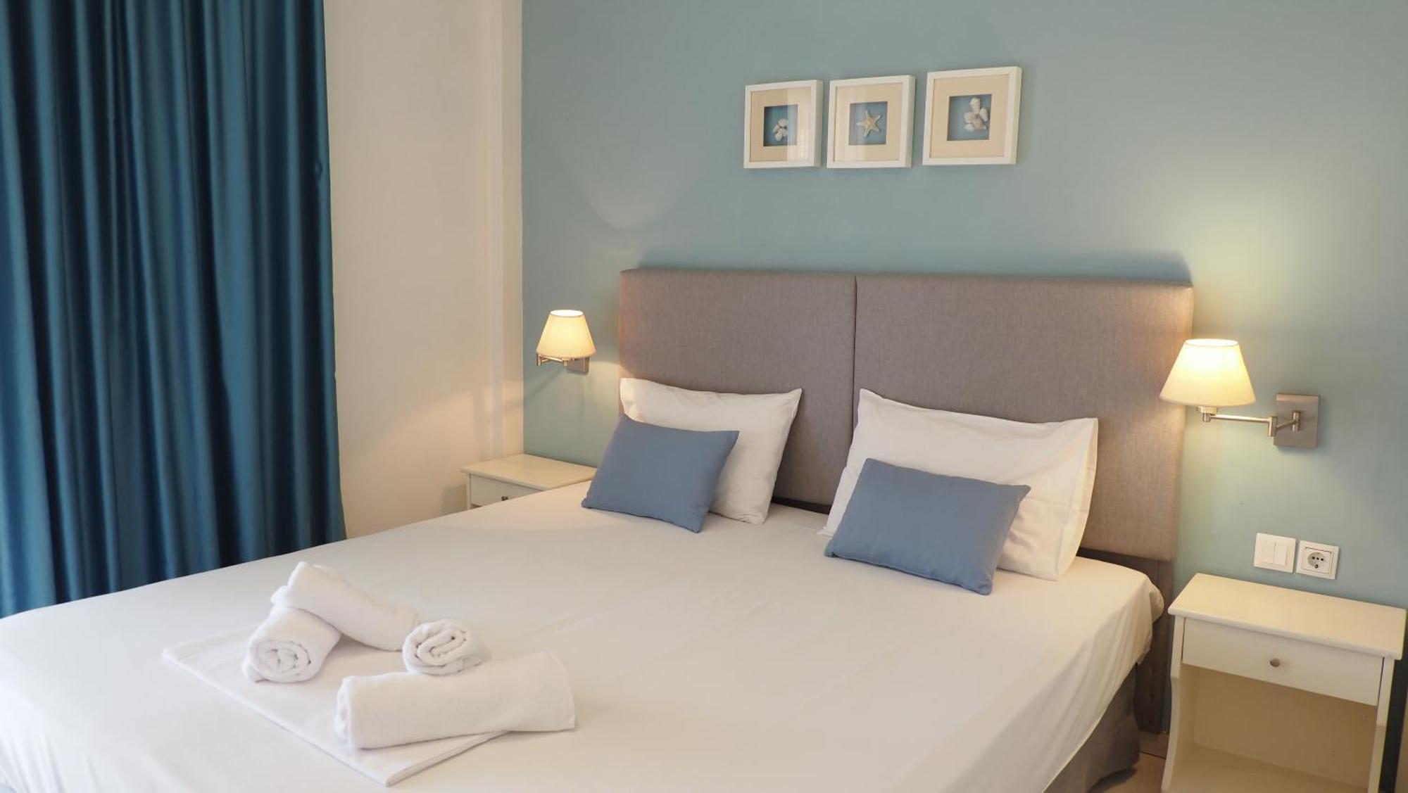 Leonidas Apartments And Suites Мола-Калива Экстерьер фото