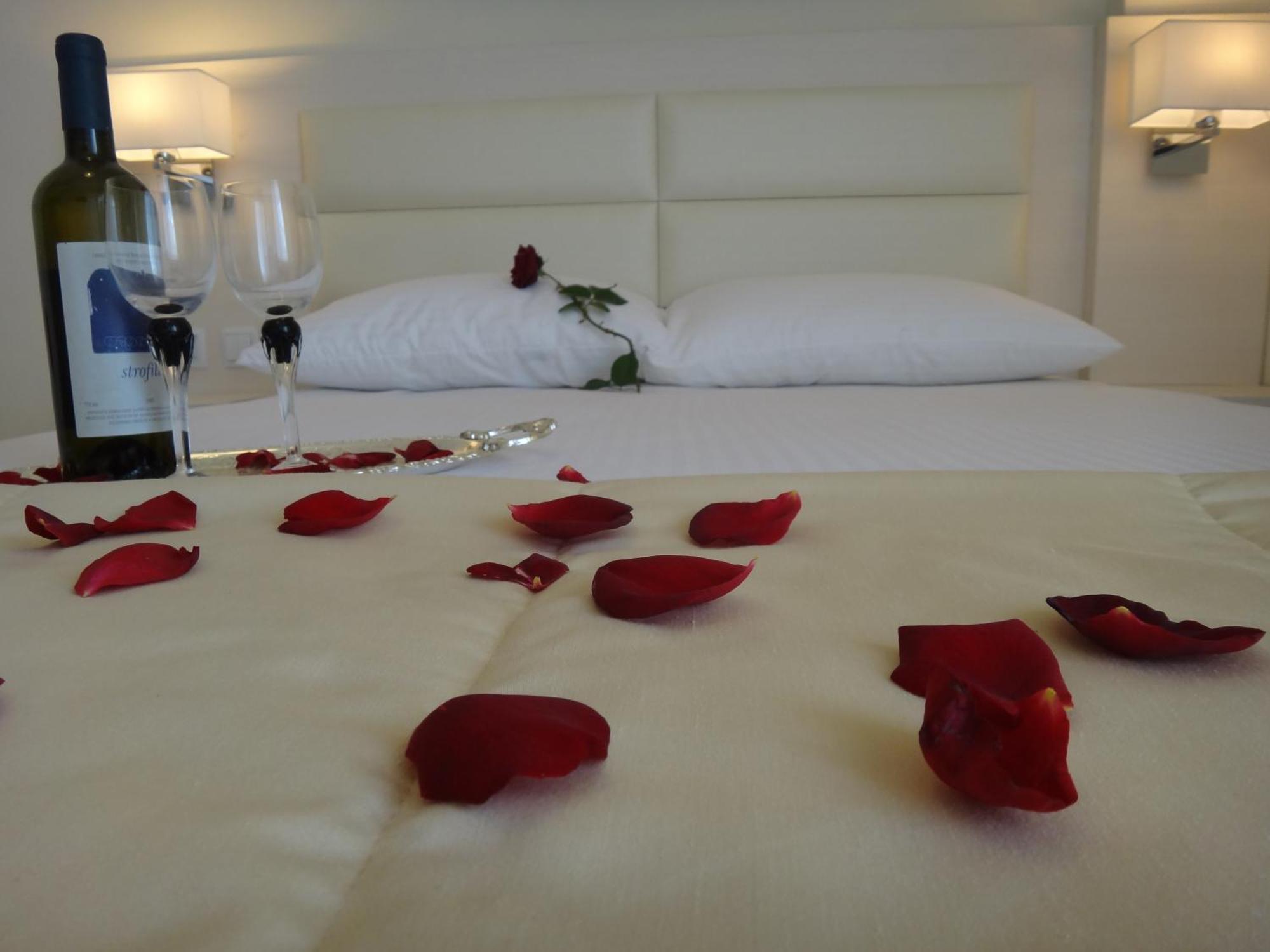 Leonidas Apartments And Suites Мола-Калива Номер фото